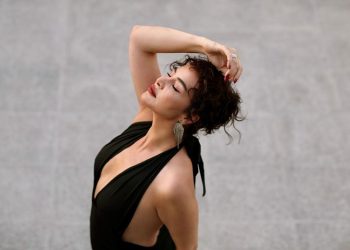 Ebru Elver’den yeni single: “Aşk Lütfen Gel”