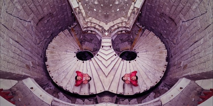 Terk edilmiş bir otelin izinde sıradışı bir film “Hiçbir Şey Normal Değil”