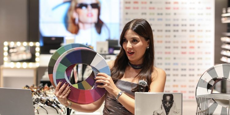 Renk şifresi uzmanı ve stil danışmanı Zeynep Tarhan Muslu ile renk analizi etkinliği