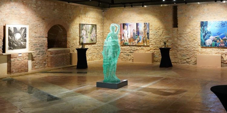 Sanat ve Zarafetin Buluşması: “Birbirine Karşılık Gelen İşaretler” Sergisi Lale Müzesi’nde açıldı