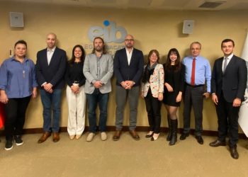 Amerikan mobilya devi İzmir’den ürün almaya, Türkiye’de ofis ve şirket açmaya geldi