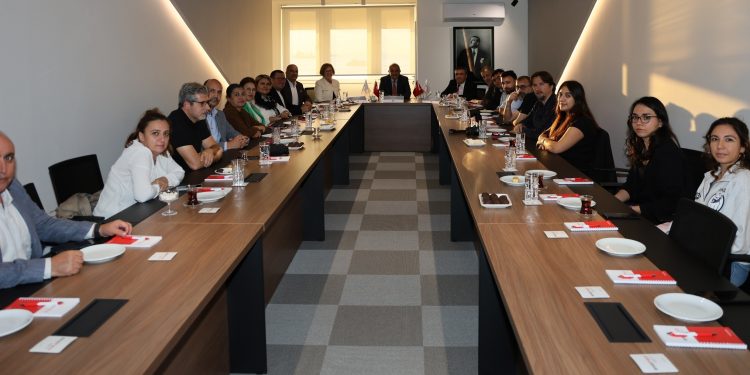 İlk protokol dersi babaanneden: ‘Kalkacağın Yere Oturma’