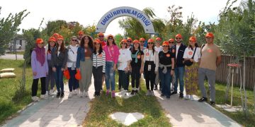 Borusan Pati Elçileri’nden sokağa terk edilmiş can dostlara mama, koruyucu aile ve sahiplendirme desteği