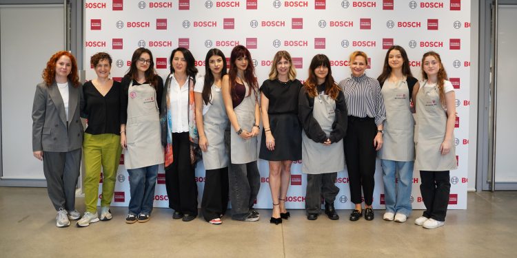 “Bir Hayalin İzinde” eğitim projesi üçüncü dönemine başladı!