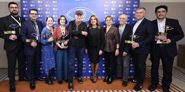 Karikatür dünyasının en prestijli yarışmasının ödülleri kazanan sanatçılara takdim edildi