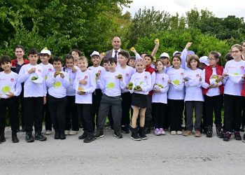 Çocuklar tarımı Lider Çocuk Tarım Kampı’nda öğreniyor