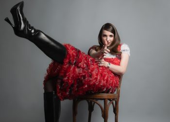 Maya Perest’ten tempolu sözünü esirgemeyen şarkı: Arkadaşlarım