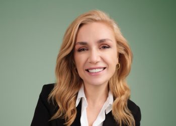 Psikolog Yasemin Meriç Kazdal’dan ‘Maskeler ve Aynalar’ Raflarda yerini aldı