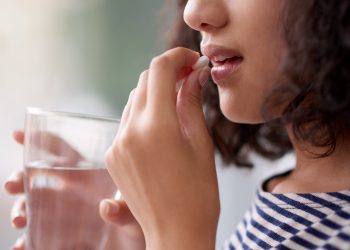 Dr. Füsun Topçugil: Bilinçsiz ağrı kesici kullanımı sandığınızdan daha tehlikeli olabilir!