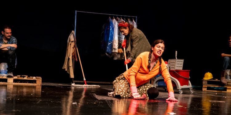 Bakırköy Belediye Tiyatroları’ndan (BBT) Kasım 2025’te Sanat Ziyafeti: 4 Farklı Oyunla Zengin Program!