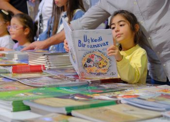 Diyarbakır’da kitap şöleni başladı