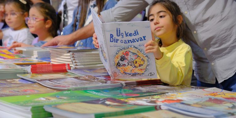 Diyarbakır’da kitap şöleni başladı
