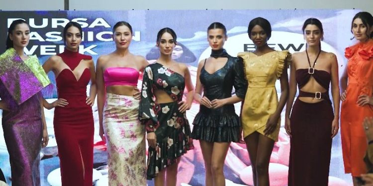 Moda dünyasının yeni markası Successo defilesi büyüledi