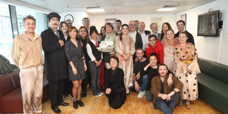 İstanbul Şehir Tiyatroları Atatürk’ün çocukluğunu “Merhaba Çocuk’la anlattı