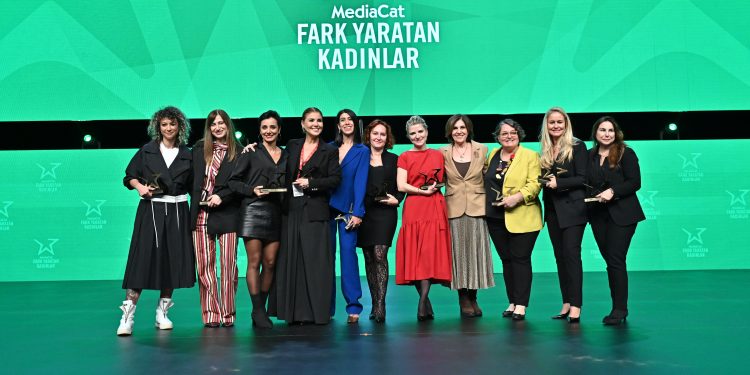 Fark yaratan kadınlar 13. Kez sahnede