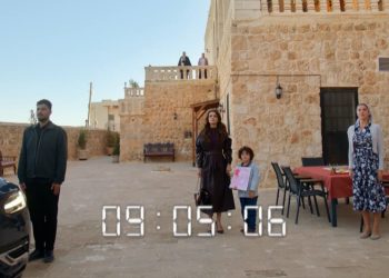 Uzak Şehir’den  Atatürk’e saygı duruşu