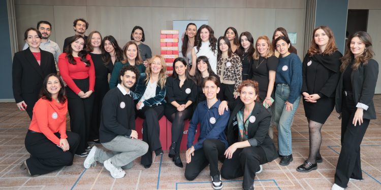 Gençlerin “Genç Olma” Hakkını destekleyen TEV’den etki araştırması