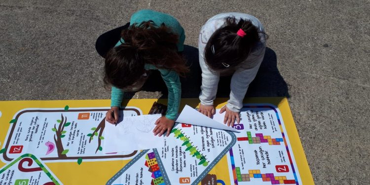 20 Kasım Dünya Çocuk Hakları Günü Öğrenme Tasarımları, çocuklara haklarını oyunla öğretiyor