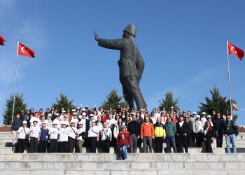 Muğla Büyükşehir Cumhuriyet’in 102. Yılında 102 Kadını Anıtkabir’e götürdü