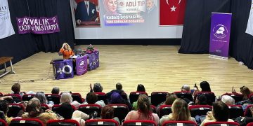Ayvalık’ta, Kadına yönelik şiddete karşı mücadele vurgusu…
