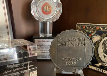 Gazi Mustafa Kemal Atatürk ve Münir Hayri Egeli /Rengigül Yaltırık Ural