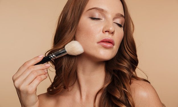 Göz Alıcı Görünüm İçin Makyajın Üç Vazgeçilmezi