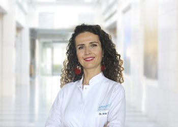 Diş Hekimi Arzu Tekkeli: Ağız kokusuna yol açan 6 neden