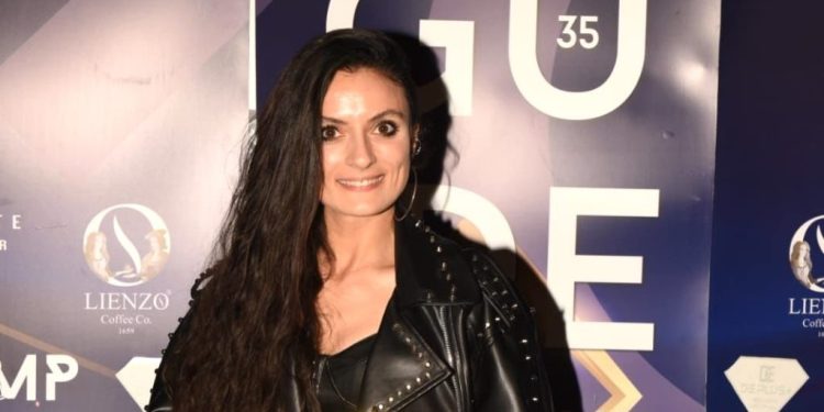 Amy Hustoy ve Oyuncu Buse Sevindik /Ahmet Çaldıran