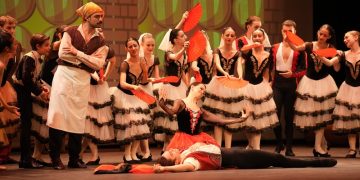 İstanbul Genç Bale Topluluğu Don Kişot Balesinin prömiyerini gerçekleştirdi