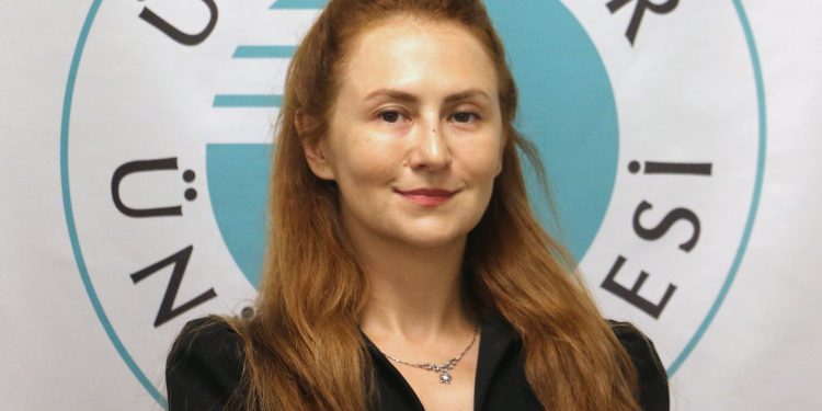 İletişim Uzmanı Dr. Öğretim Üyesi Öznur Karakaş Kırmızısakal: Mesajlaşma kültürü, iletişimin doğasını değiştirdi!