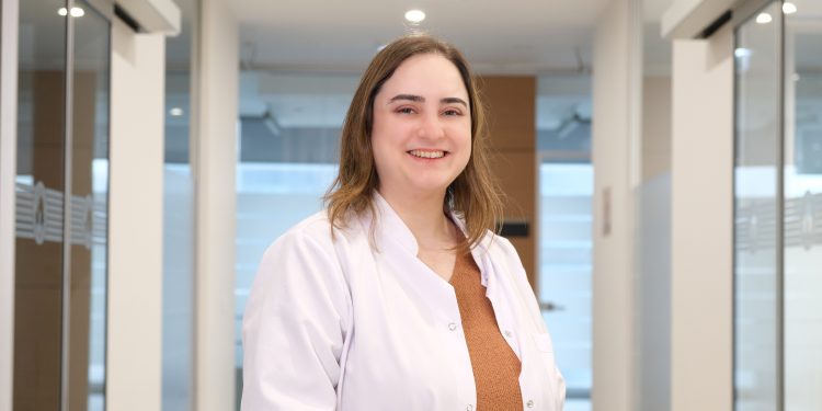 Dr. Öğretim Üyesi Şebnem N. Koçan: Sağlıklı dişlerin temelini ebeveynler atıyor!