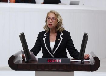 CHP’li Öneş Derici’den Vakıflar Kanunu tepkisi: “Kamu yararı sessizce tasfiye ediliyor”