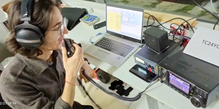 Dijital Çağda ‘Anlam’ Arayışı: Amatör telsizcilik neden hâlâ direniyor?