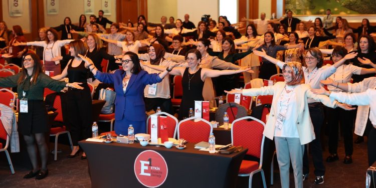 “Eczacılar Öz Bakımın Güçlü Bir Paydaşıdır.”