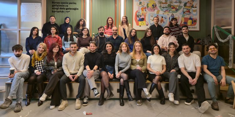 Community Store Starbucks ortak alan birinci yılını gençlerle birlikte kutladı