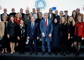 Baksı Kültür Sanat Vakfı tarafından düzenlenen Anadolu Ödülleri’nin 6.’sı “Kıyının Ötesi” temasıyla sahiplerini buldu