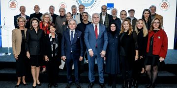 Baksı Kültür Sanat Vakfı tarafından düzenlenen Anadolu Ödülleri’nin 6.’sı “Kıyının Ötesi” temasıyla sahiplerini buldu