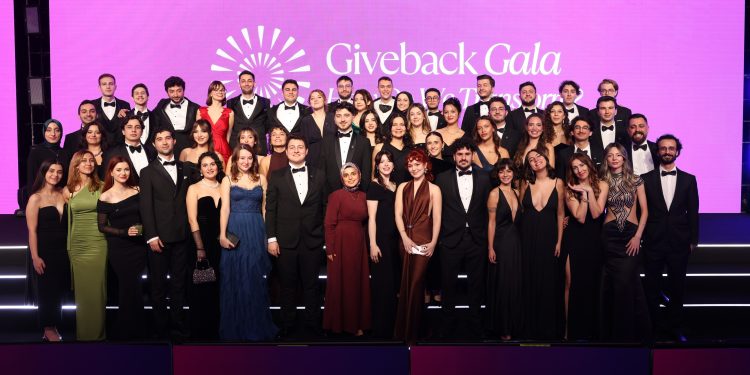 Girişimcilik ve İş Dünyası Ekosistemi 9. Kez Giveback Gala’da Bir Araya geldi!