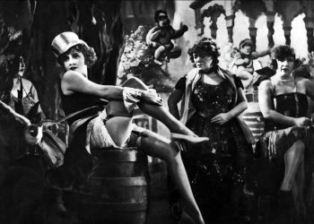 Aşkım Tan: Cumhuriyet, sessizlikten ölür