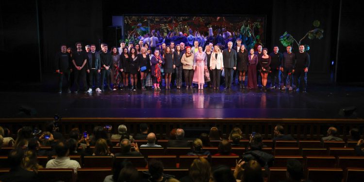 Bakırköy Belediye Tiyatroları’ndan Sezonun İddialı Yapımı: “Çirkin’e Yıldızlar Geçidi