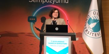 Gençler, kalabalıklar içinde derin yalnızlık yaşıyor!