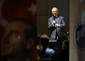 Efes Selçuk’ta Felsefe günleri: Demokrasi ve adalet tartışıldı