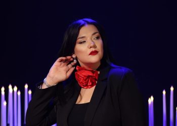 Tuğçe Kandemir’den yılın son sürprizi “Yalnızlık Korosu”