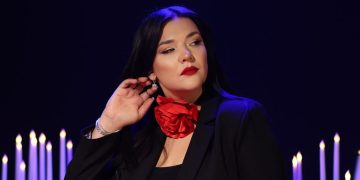 Tuğçe Kandemir’den yılın son sürprizi “Yalnızlık Korosu”