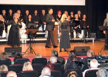 Egeli hekimlerden eğitim yararına unutulmaz konser