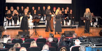 Egeli hekimlerden eğitim yararına unutulmaz konser