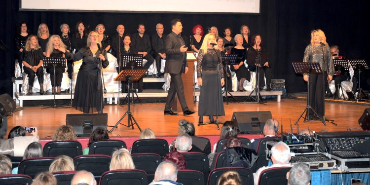 Egeli hekimlerden eğitim yararına unutulmaz konser