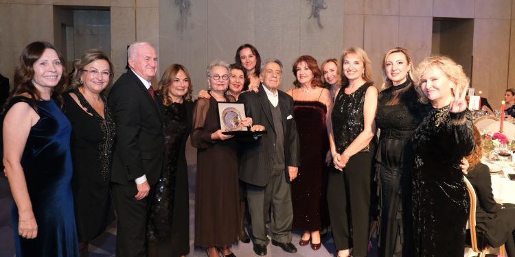 Koruncuk Vakfı Dostları, Yıl Sonu Yemeği’nde bir araya geldi