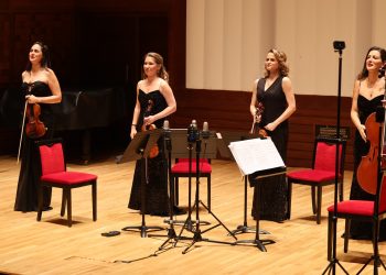 Türk bestecilerinin eserleri ayakta alkışlandı