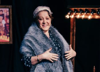 Unutulmaz sanatçı Adile Naşit  tiyatroda yeniden hayat buluyor